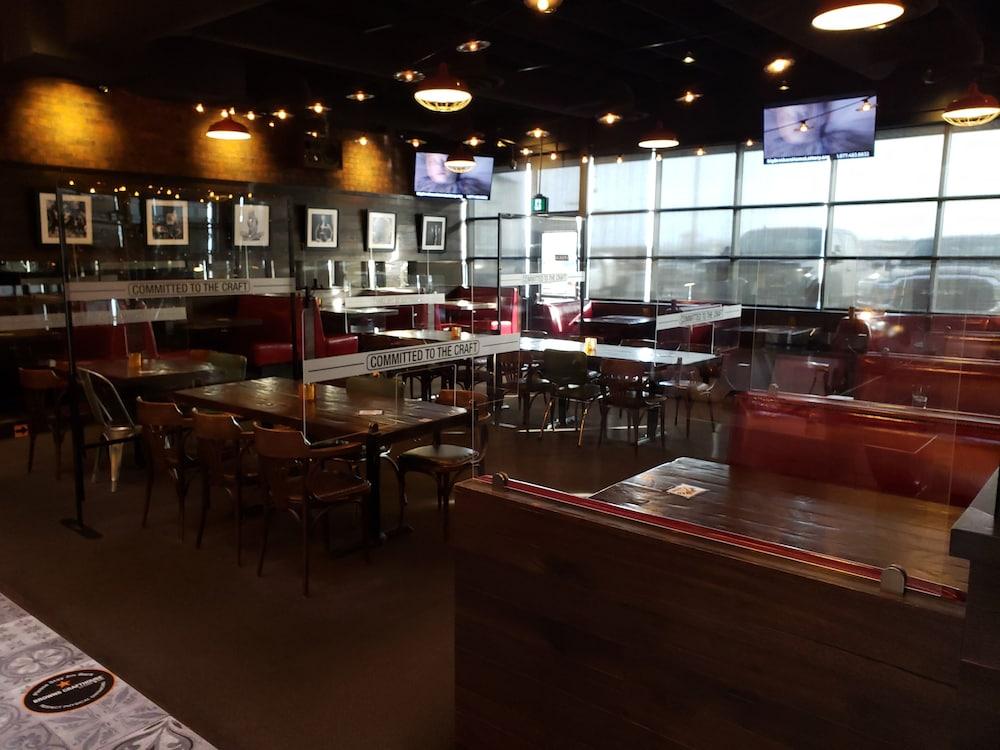 圣约翰堡麦克罗特套房酒店 Fort St. John 外观 照片